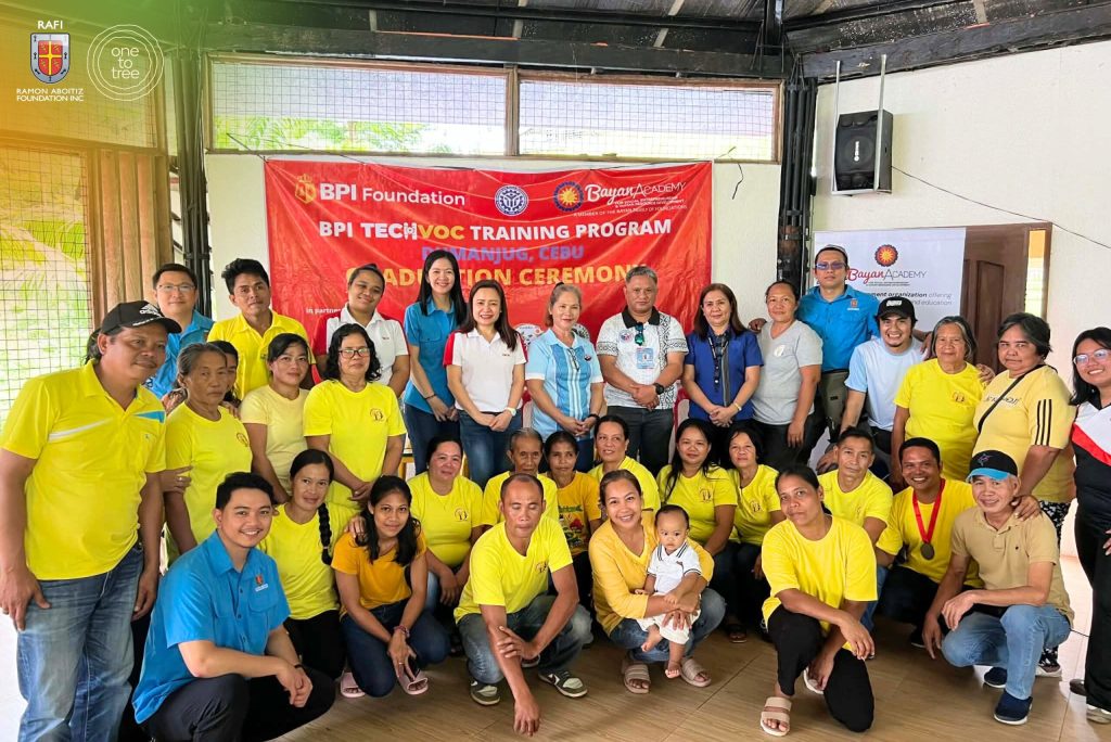 Members of Kapunongan sa mga Mag‑uumang Mamumuo sa Monte Maravilla (KAMA-UMO, in yellow uniform), together with RAFI OTT, BPI Foundation, Ecosystem Management Specialist Alicia A. Mamolang, Officer-in-charge Municipal Social Welfare Desk Office Archie Vic Albulario, and TESDA PTC SAMBOA Administrator Arlene B. Mascador